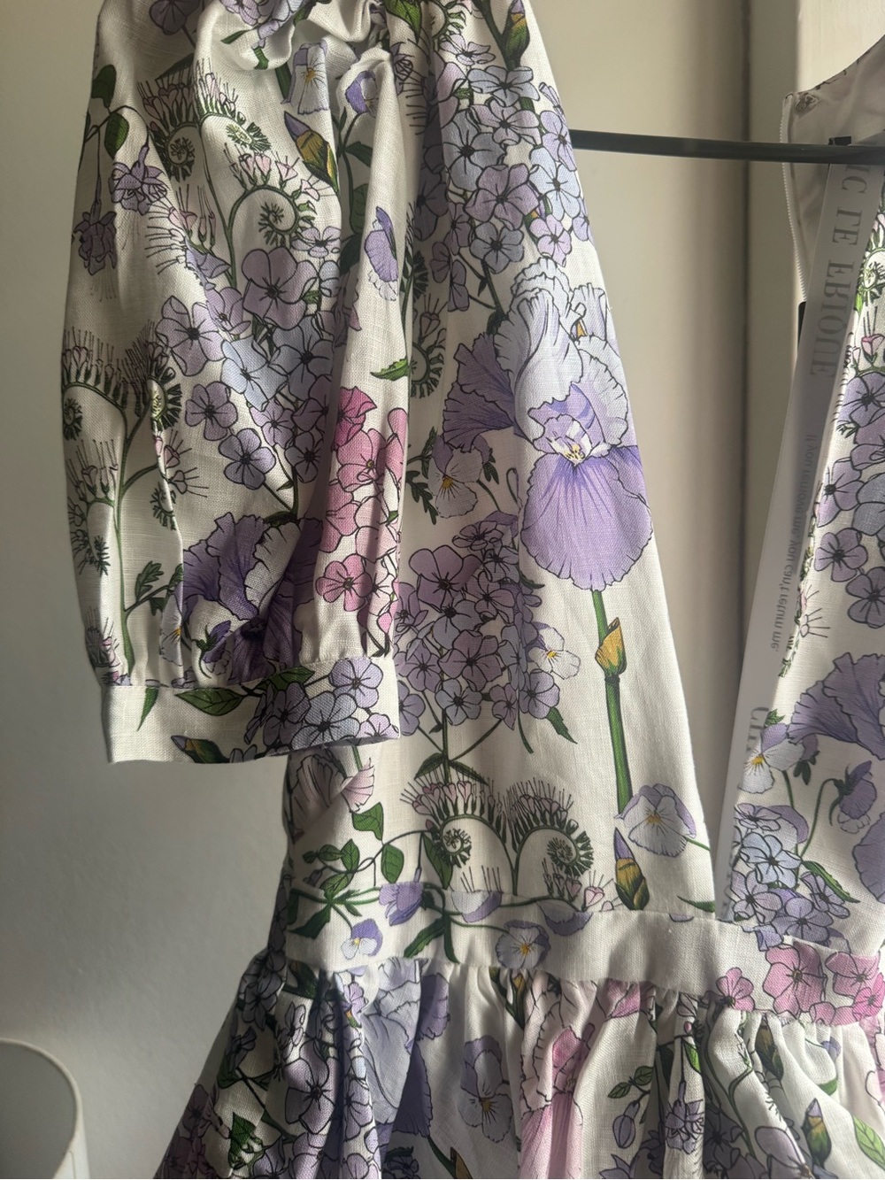 Aubrie Linen Mini Dress - Deep V-neck - Picture 6 of 6